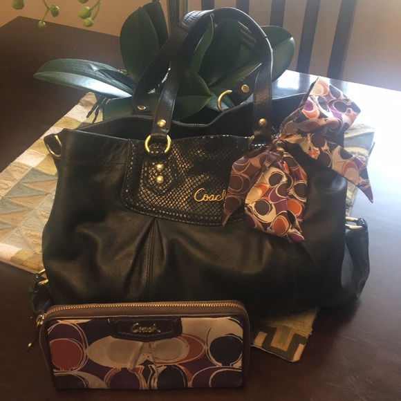 Coach Handbags - Coach Purse & matching Wallet
